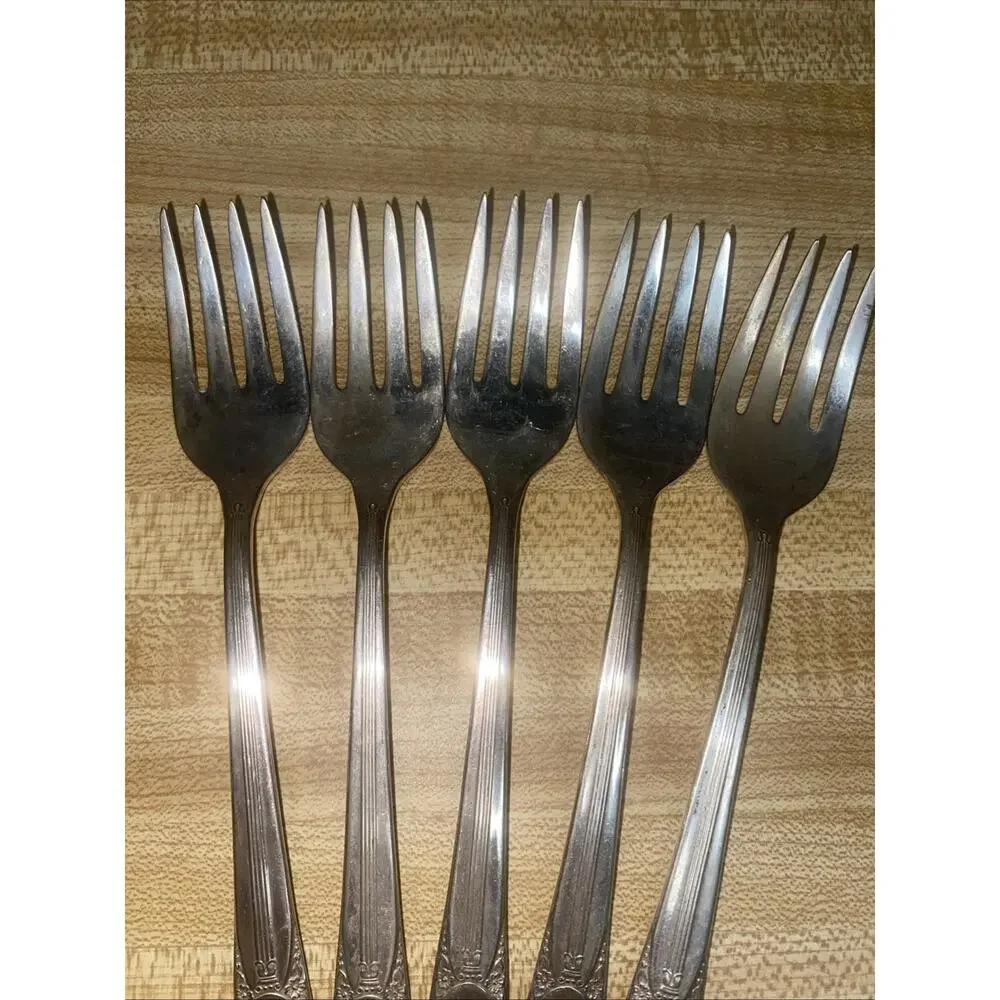 Set Of 5 Vintage Embassy Silverplate 1939 Bouquet Pattern Flatware Forks 6” Long